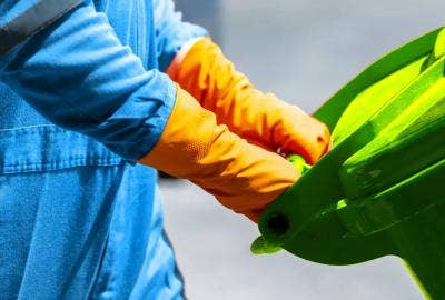 How to dispose of hydrochloric acid