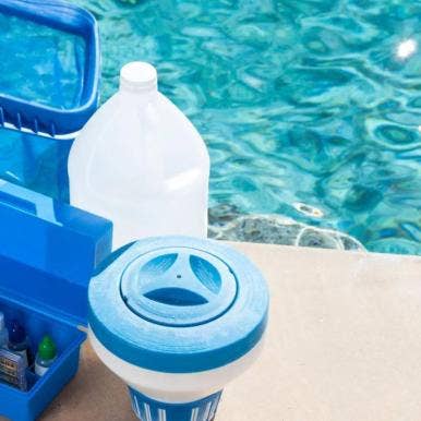 How to use sodium hypochlorite to clean your pool
