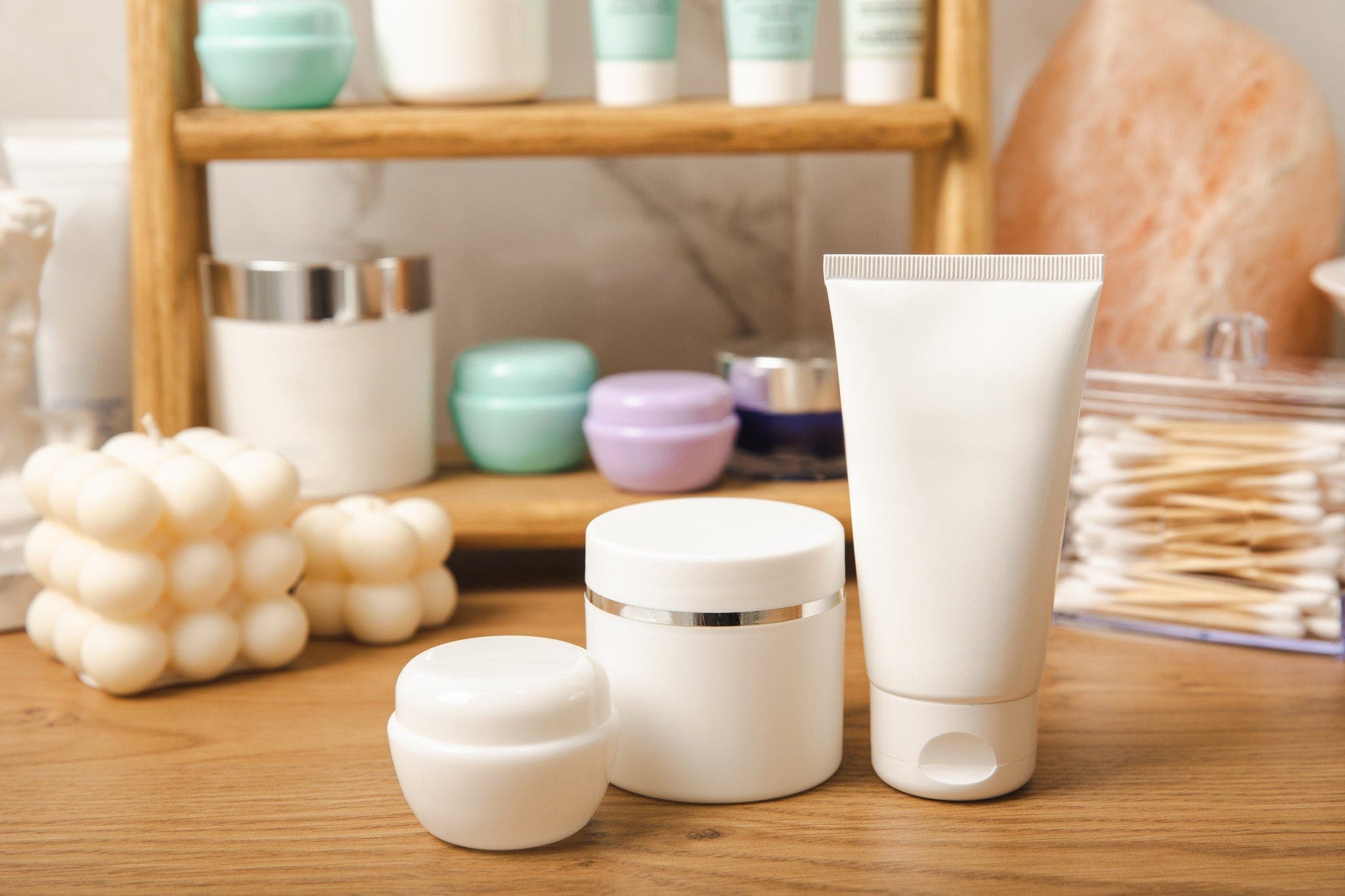 Witch Hazel Uses & Benefits